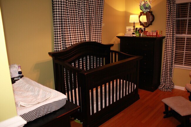 Building Photo - 3BR/ 2BA One-level Home in West Hills, Fenced Backyard