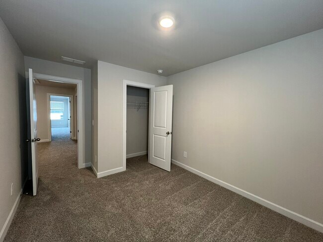 Building Photo - 1360 Fallen Acorn Ln