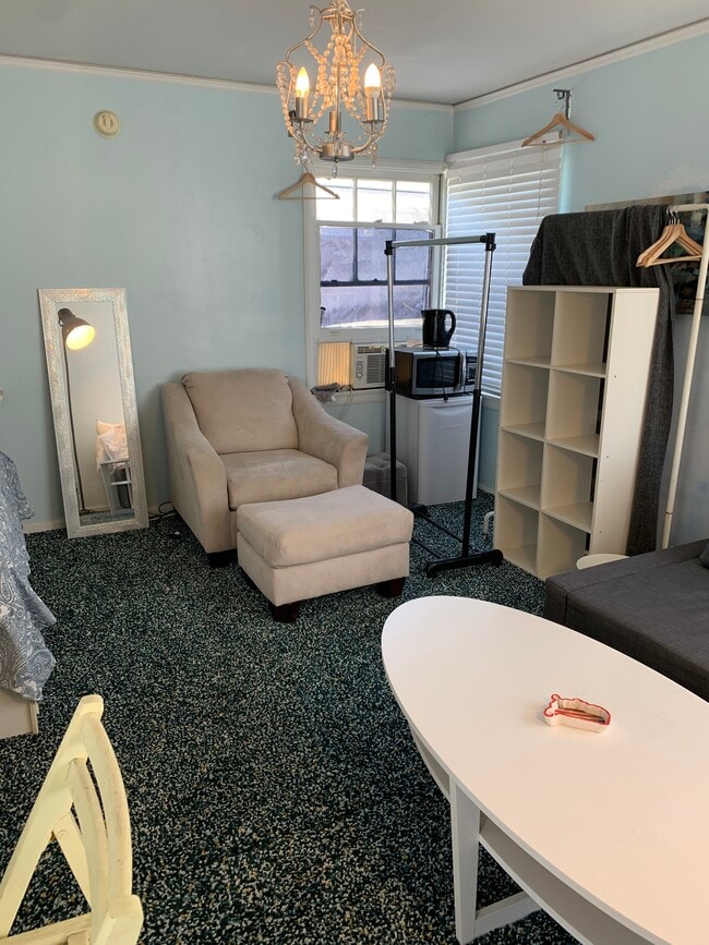 Building Photo - 147 N Stanley Dr