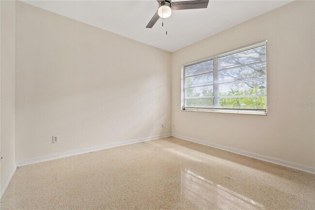 Building Photo - 12902 Forest Hills Dr