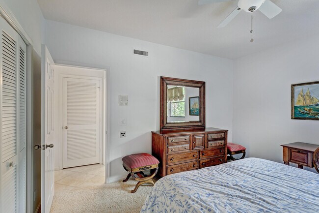 Building Photo - 3940 Back Bay Dr