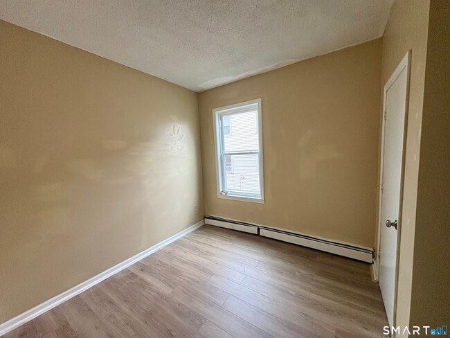 Building Photo - 202 Bellevue St