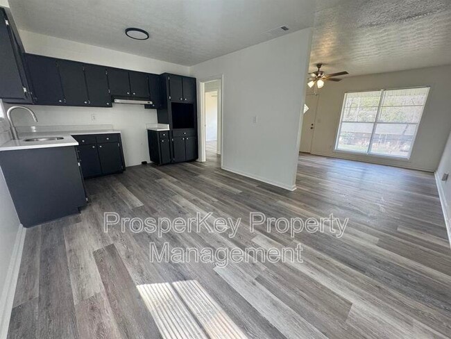 Building Photo - 5730 Teresa St