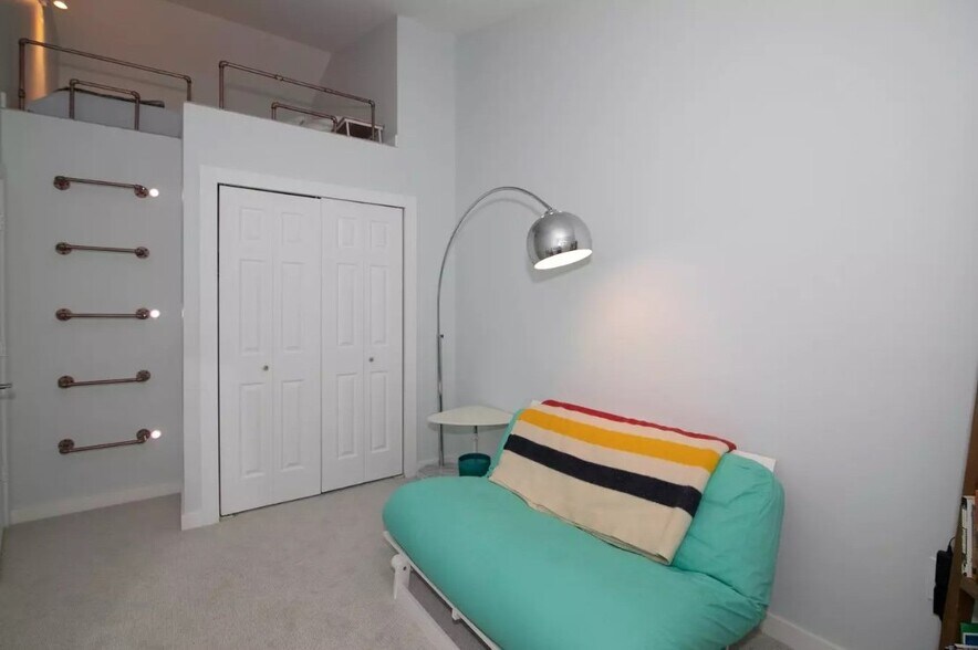 Building Photo - 15798 Widewater Dr