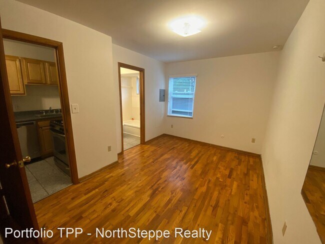 Building Photo - 1 br, 1 bath Apartment - 1320 Highland St ...
