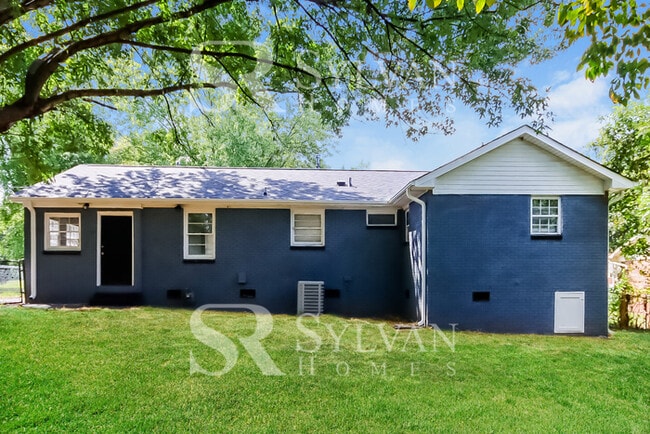 Building Photo - Lease today! No extra charge for contentme...