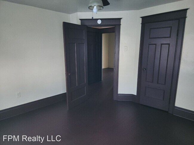 Building Photo - 4 br, 1 bath House - 73 Villa Street 1