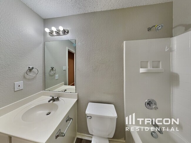 Building Photo - 6621 Swainson Trail