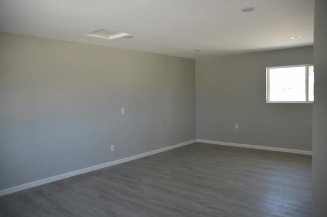 Building Photo - 18240 Catalpa St