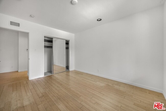 Building Photo - 3133 Barbydell Dr