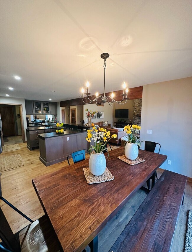 Building Photo - Sophisticated Condo Retreat on Old Mission Peninsula