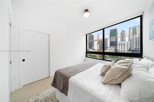 Building Photo - 225 N Miami Ave