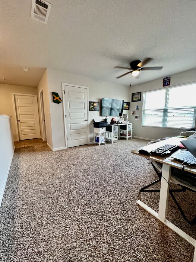 Building Photo - 603 Champ Trl