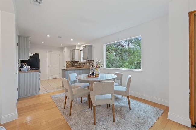 Building Photo - 3633 Peregrine Falcon Dr