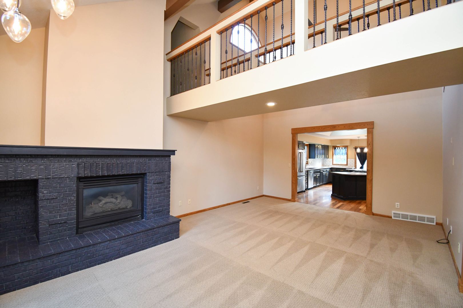 Building Photo - 4404 S Yellowstone Ln
