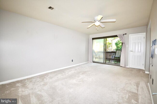 Building Photo - 6 Aspen Way