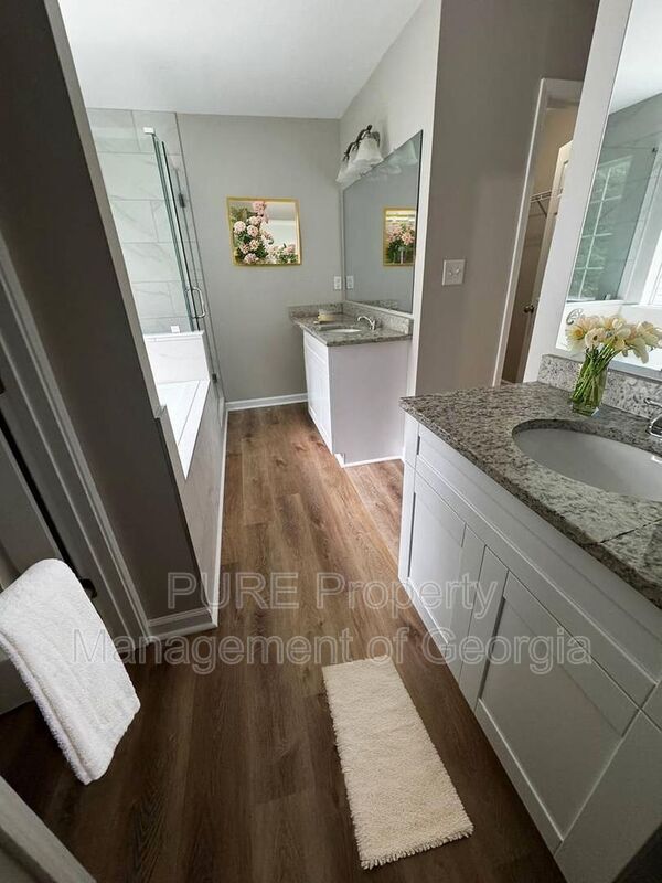 Building Photo - 3181 Kings Glen Dr