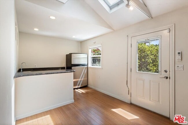Building Photo - 4385 Camellia Ave