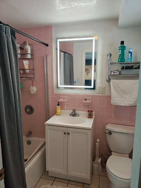 Full Bathroom - 37 Woodcrest Ave