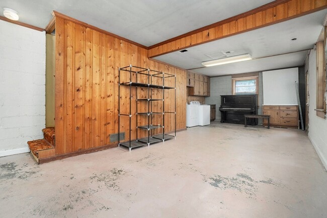 Building Photo - 3 bdrm, 2 bath home near Emory and the CDC