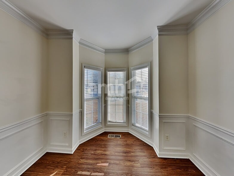 Building Photo - 750 Brooks Rd