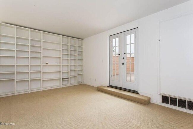 Building Photo - Marina del Rey Resort Style Living