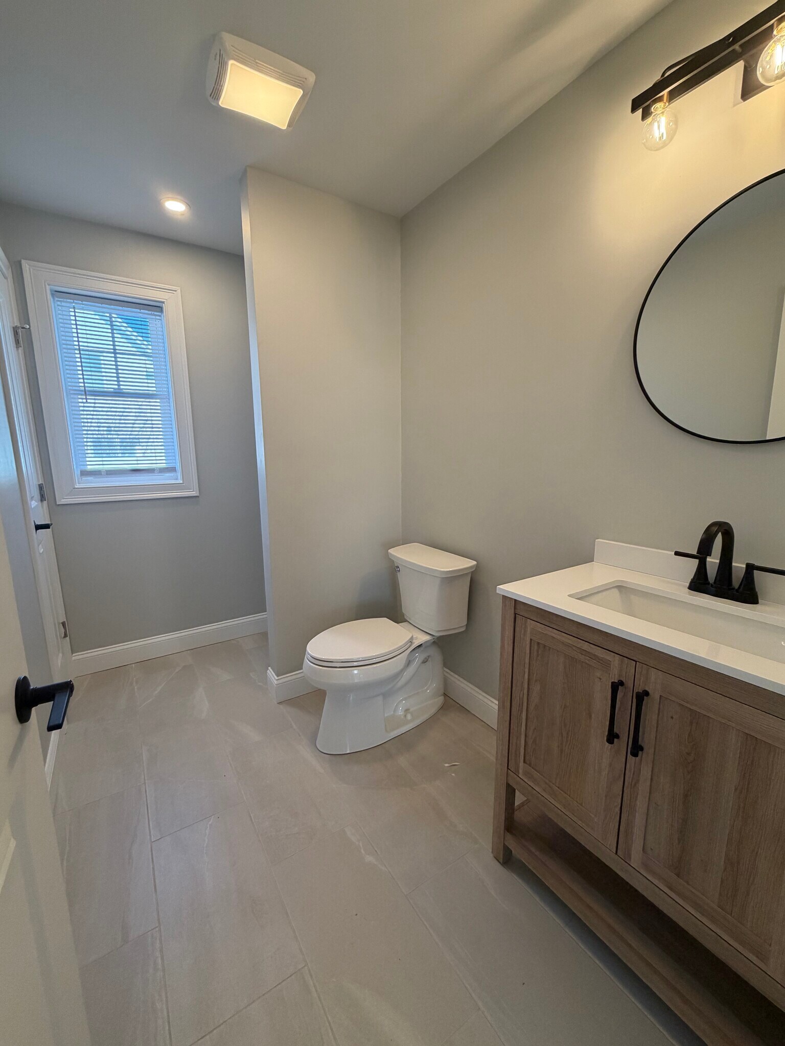 Building Photo - 93 Waterman Ave