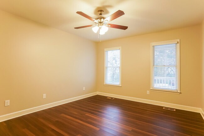 Building Photo - 4813 Draper Rd