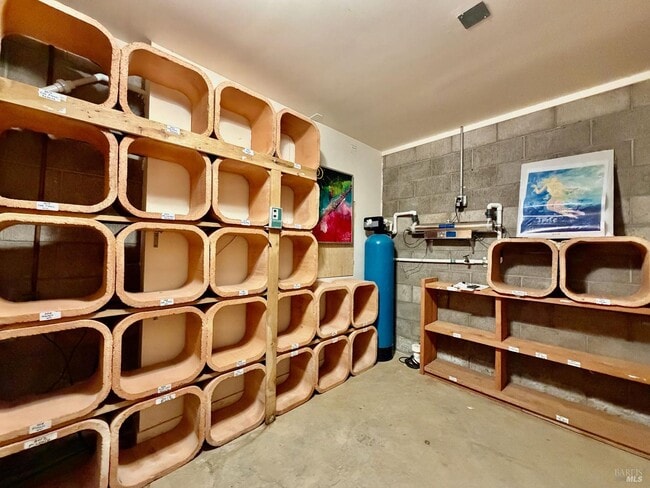 Building Photo - 321 Dutch Henry Canyon Rd