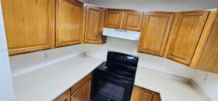 Building Photo - 6820 W Flagler St