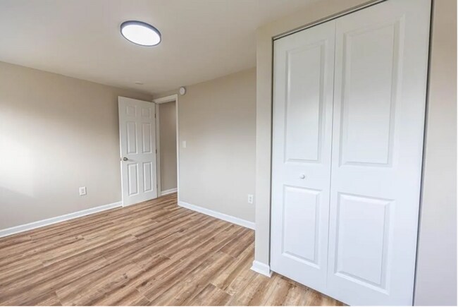 Building Photo - South Fayette Beauty! 4 bedrooms/2 baths
