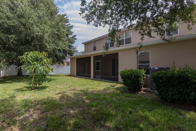 Building Photo - BEAUTIFUL 5 Bedroom/4 Bath Home Located in...