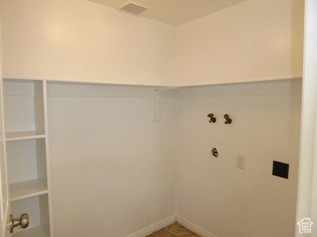 Closet - 1629 Talon Dr