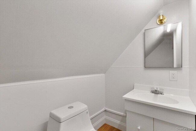 Building Photo - 116 Corlies Ave