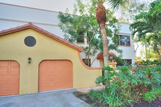 Building Photo - 52 Uno Lago Dr