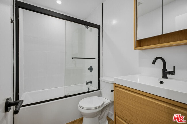 Building Photo - 1738 Colby Ave