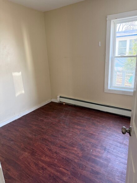 Building Photo - 13 Moores Ct