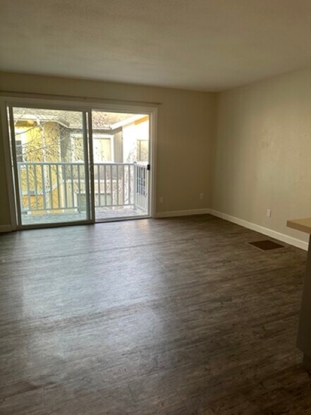 Building Photo - 755 14th Ave