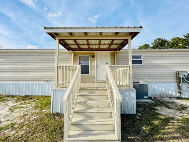Building Photo - 2bd/2ba Renovated Mobile Home on a Perfect Country Lot Overlooking Farm Fields!