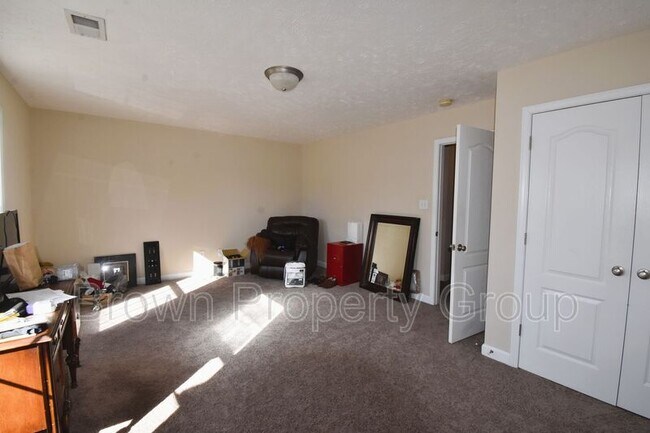 Building Photo - 3071 Candlelight Dr