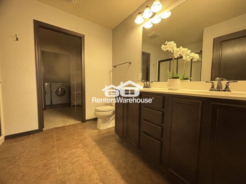 Building Photo - 9175 Coneflower Dr