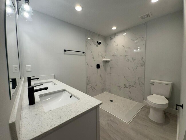 Building Photo - New Home Port Charlotte House For Rent