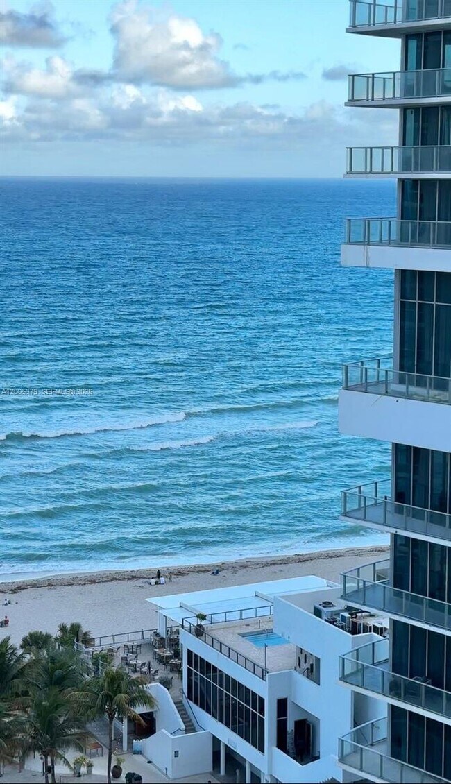 Building Photo - 4001 S Ocean Dr
