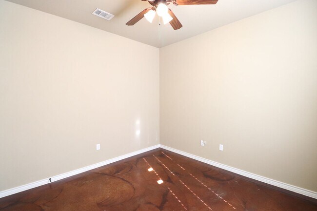 Building Photo - Stoneridge 502