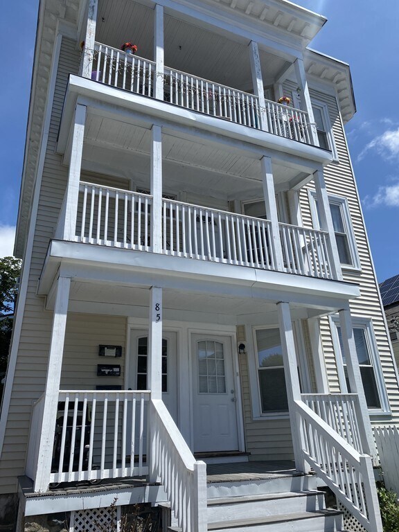 Building Photo - 85 Sheridan St