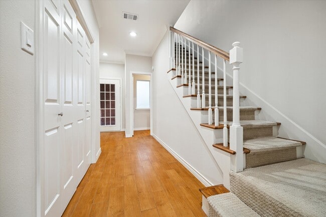 Building Photo - 15 Rutgers Pl