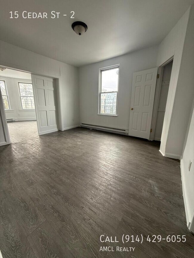 Building Photo - 15 Cedar St