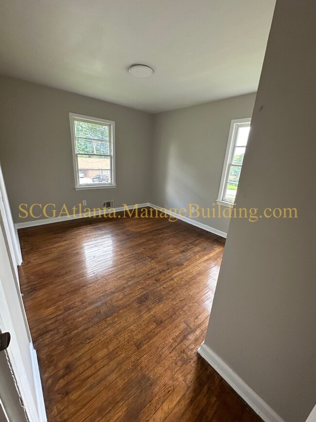 Building Photo - 2639 Lilac Dr