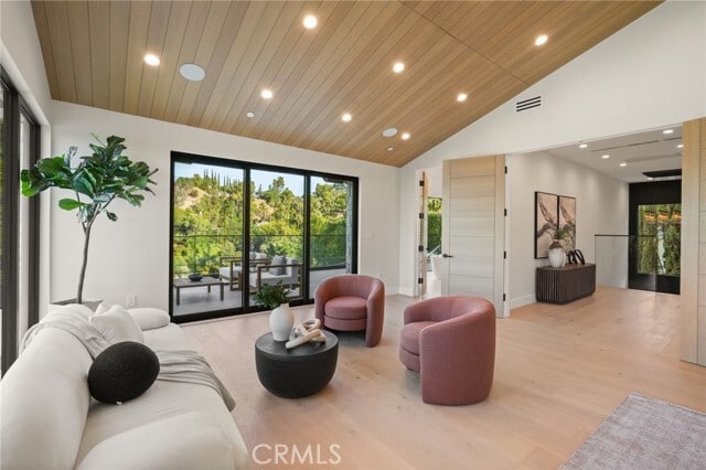 Building Photo - 4551 Alonzo Ave