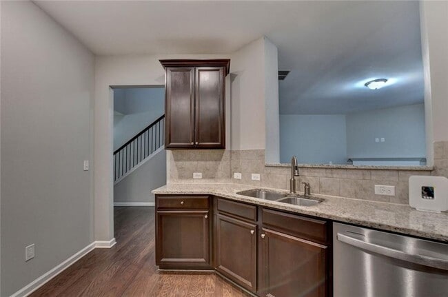 Building Photo - 7325 Heritage Oak Ct